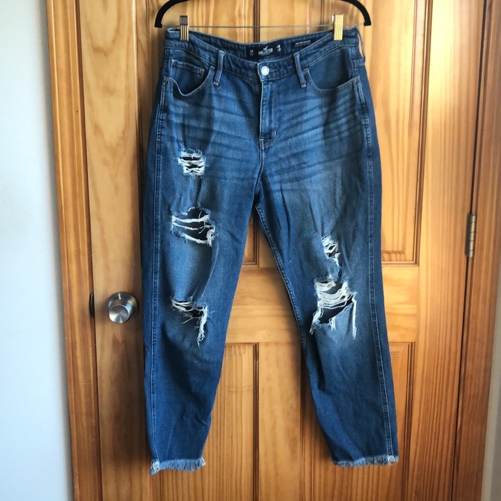 Hollister Frayed High Rise Mom Jeans size 11